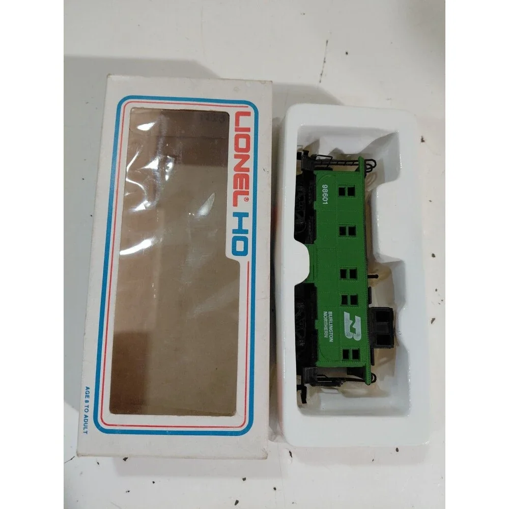 Lionel 98601 Train HO Gauge Model Railroad Burlington Northern Caboose w/Box